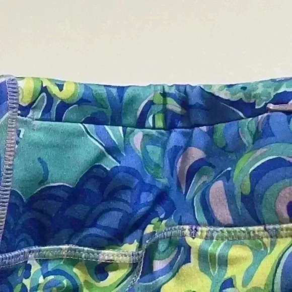 Lilly Pulitzer Luxletic Weekender Lilly’s Lagoon Capris Leggings Pants XS - Picture 10 of 11